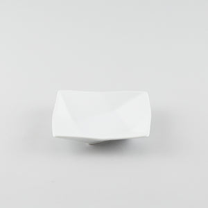 Twist Shallow Square Plate - White (S)