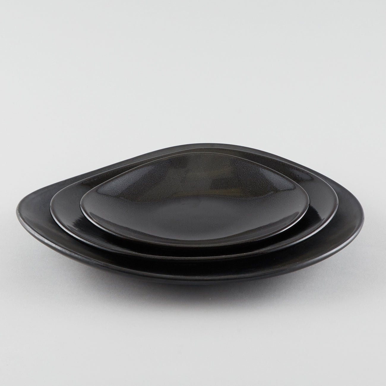 Clam Shape Plate - Black (S)