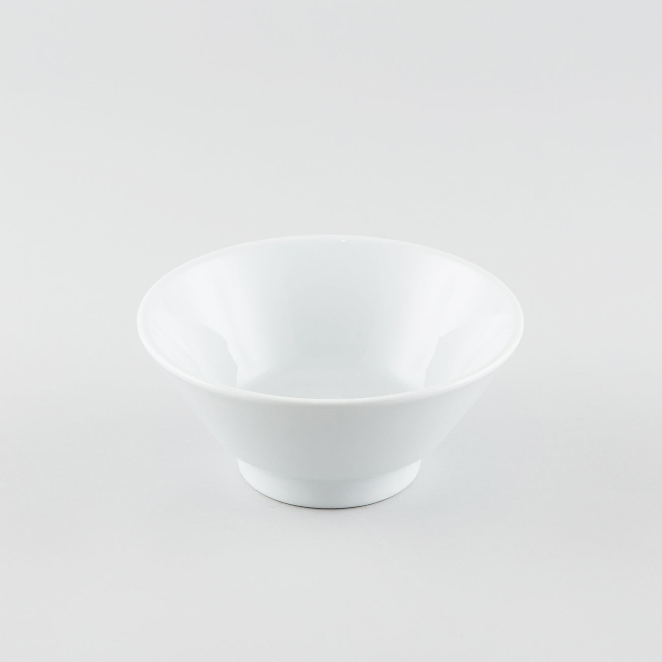 V-Shape Ramen Bowl -White - Logo