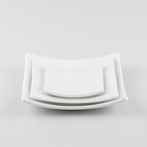 Full-Moon Sq. Plate with Raised Corners - White (S)
